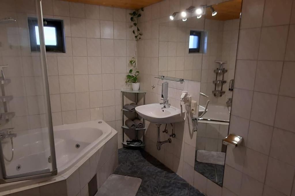 Ferienwohnung In Weyregg Am Attersee Eksteriør bilde